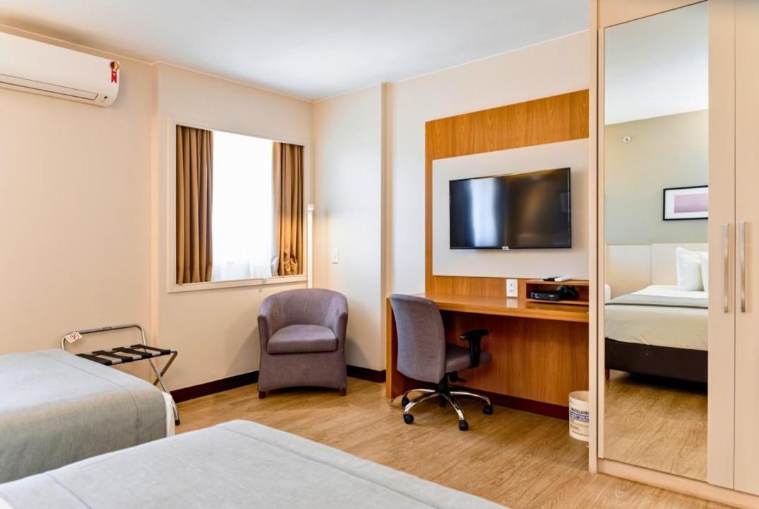 Comfort Suites Brasília Exterior foto